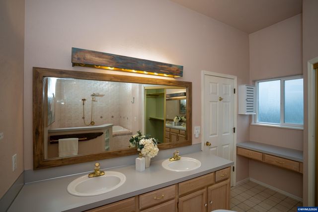 5703 Flairstone Dr SE, Salem, OR 97306