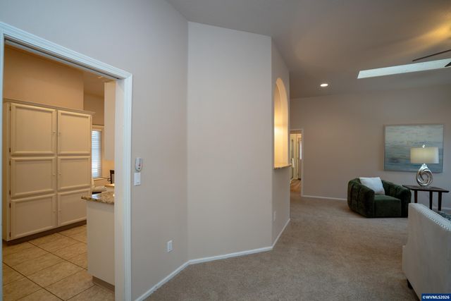 5703 Flairstone Dr SE, Salem, OR 97306