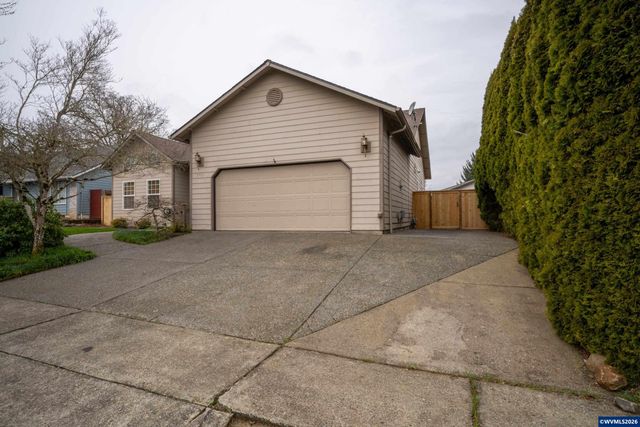 5703 Flairstone Dr SE, Salem, OR 97306