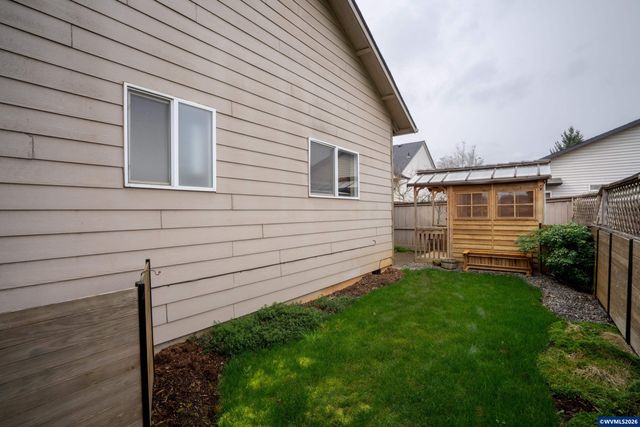 5703 Flairstone Dr SE, Salem, OR 97306