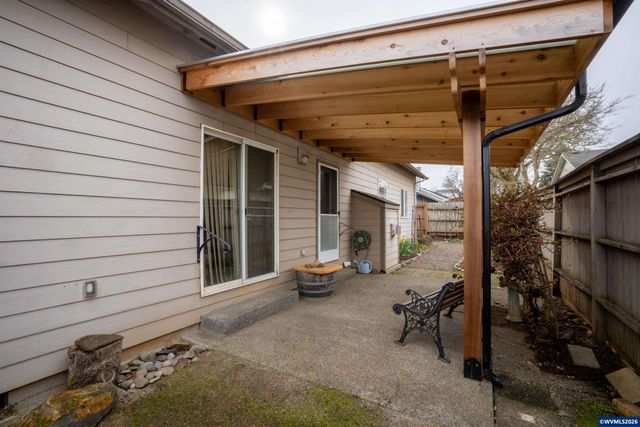 5703 Flairstone Dr SE, Salem, OR 97306