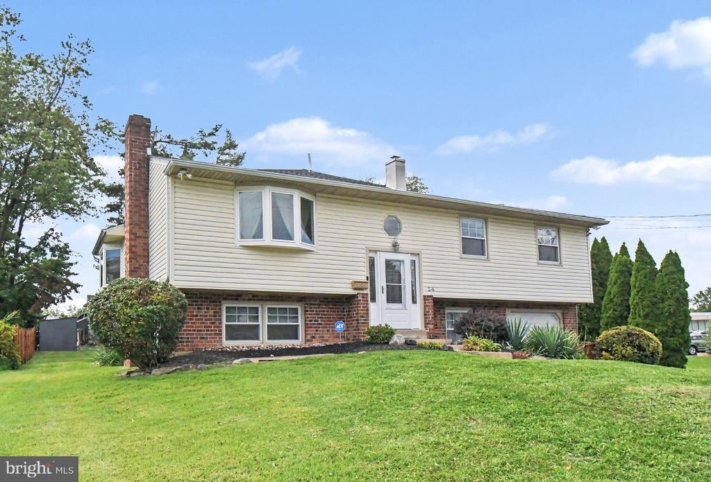 24 SCHOOL, Willow Grove, PA 19090
