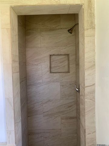 2038 Lauradale Drive, New Orleans, LA 70114