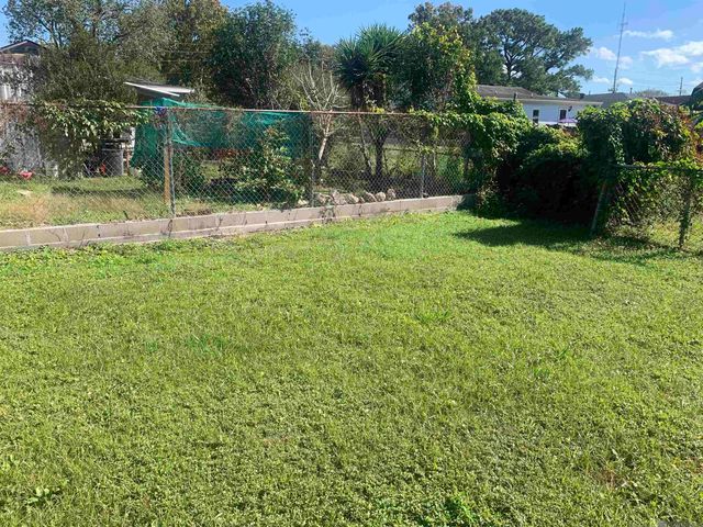 2038 Lauradale Drive, New Orleans, LA 70114