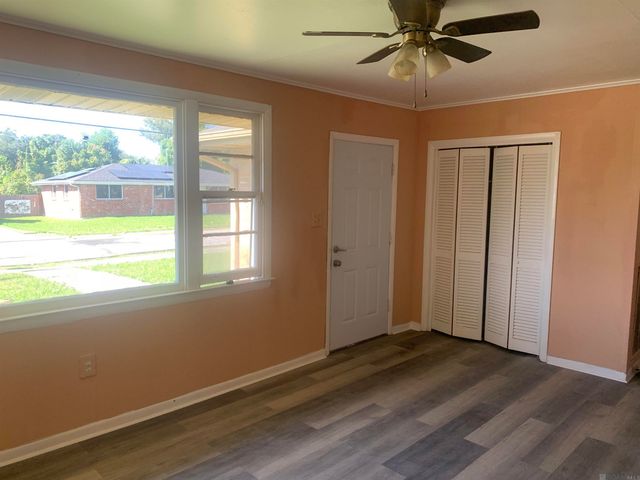 2038 Lauradale Drive, New Orleans, LA 70114