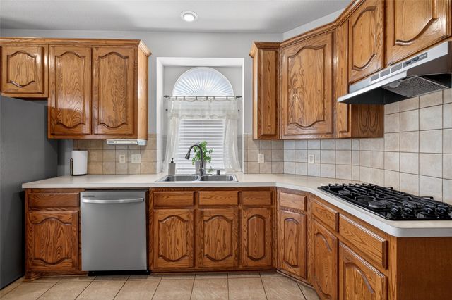 5808 Fathom Drive, Fort Worth, TX 76135