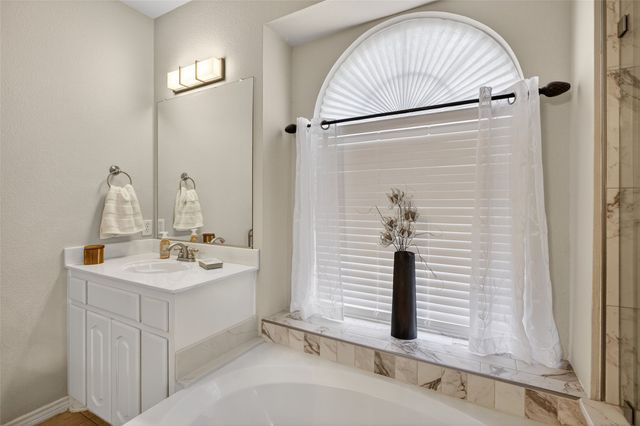 5808 Fathom Drive, Fort Worth, TX 76135