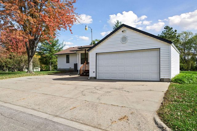 15601 Martin Drive, Burnsville, MN 55306