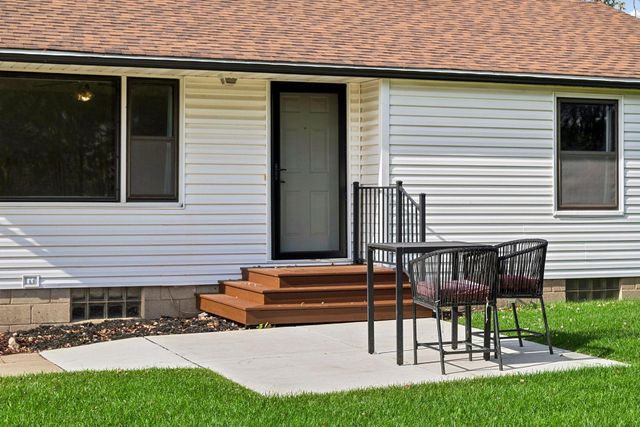 15601 Martin Drive, Burnsville, MN 55306