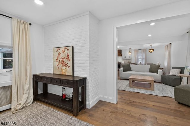 2160 Raritan Rd, Scotch Plains Twp., NJ 07076