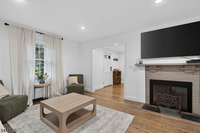 2160 Raritan Rd, Scotch Plains Twp., NJ 07076
