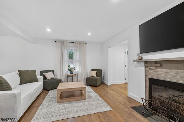 2160 Raritan Rd, Scotch Plains Twp., NJ 07076