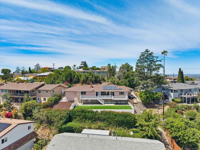 4258 Summit Dr, La Mesa, CA 91941