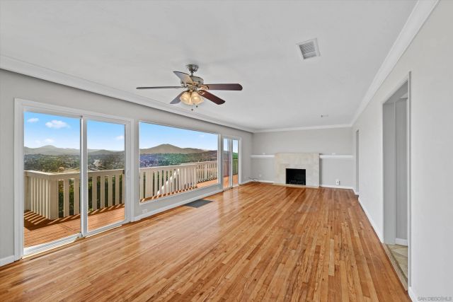 4258 Summit Dr, La Mesa, CA 91941
