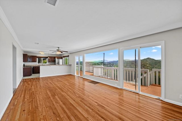 4258 Summit Dr, La Mesa, CA 91941