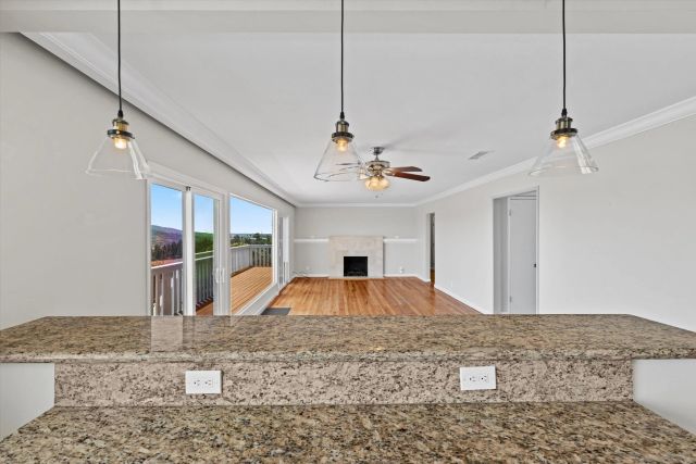 4258 Summit Dr, La Mesa, CA 91941