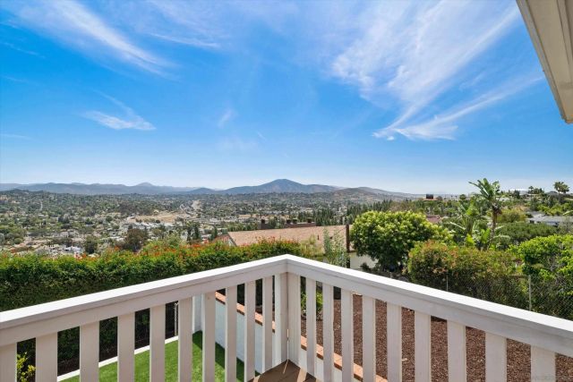 4258 Summit Dr, La Mesa, CA 91941