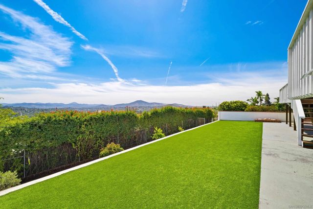 4258 Summit Dr, La Mesa, CA 91941
