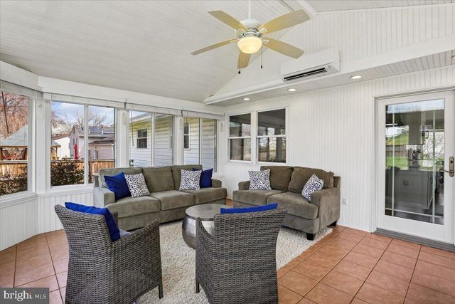 24328 FLAMINGO TER, Gaithersburg, MD 20882