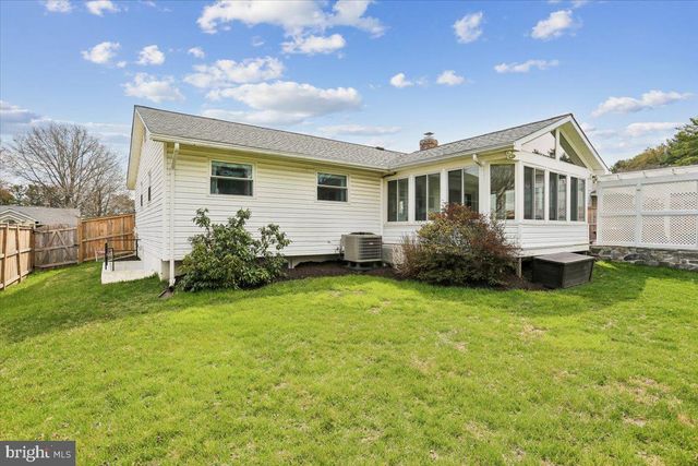 24328 FLAMINGO TER, Gaithersburg, MD 20882