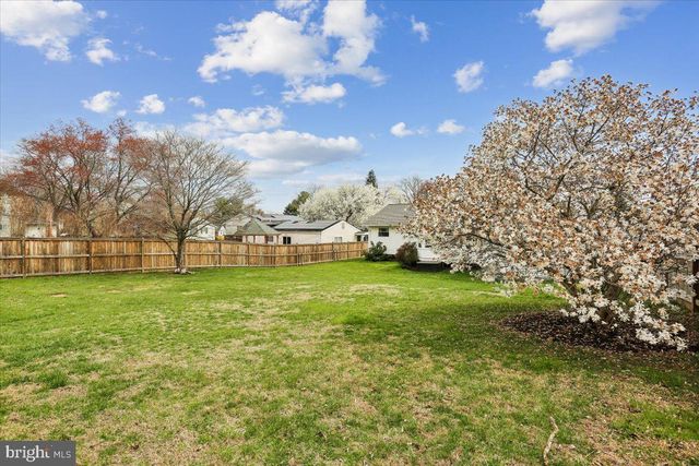 24328 FLAMINGO TER, Gaithersburg, MD 20882