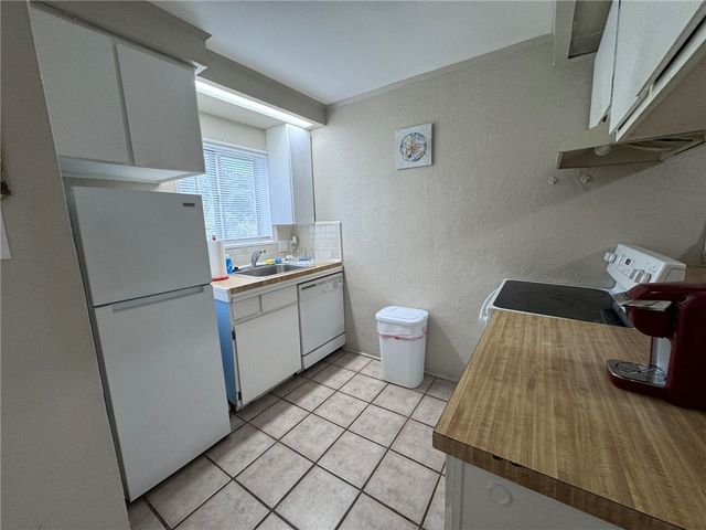 14300 S Padre Island Dr 99, Corpus Christi, TX 78418