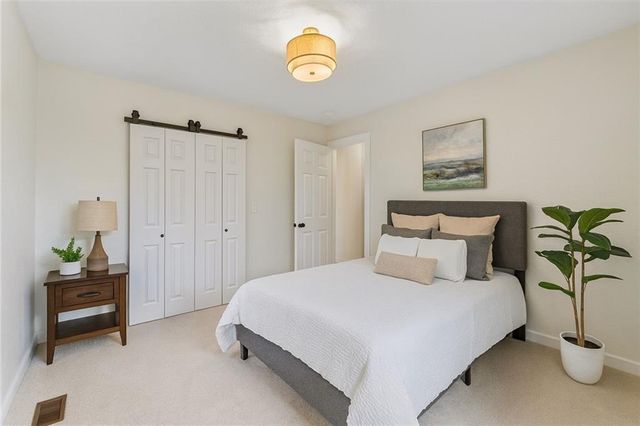 13 Oak Crest Drive, Linn Valley, KS 66040