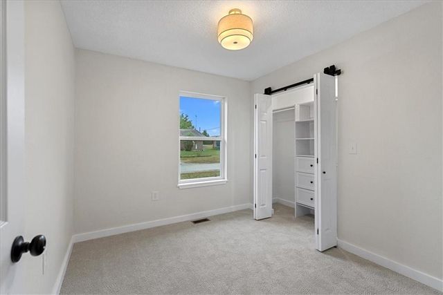 13 Oak Crest Drive, Linn Valley, KS 66040