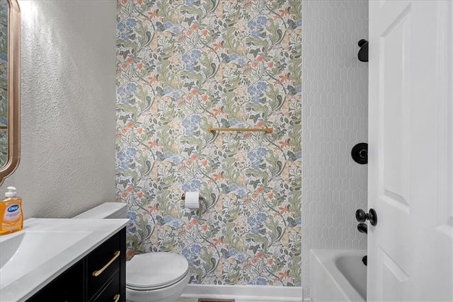 13 Oak Crest Drive, Linn Valley, KS 66040