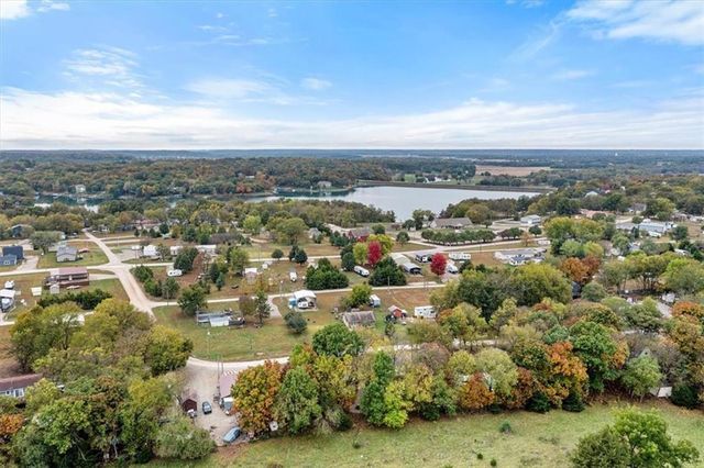 13 Oak Crest Drive, Linn Valley, KS 66040