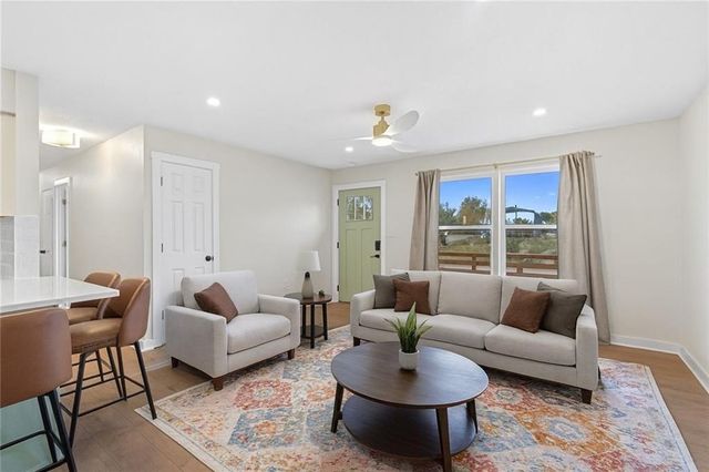 13 Oak Crest Drive, Linn Valley, KS 66040