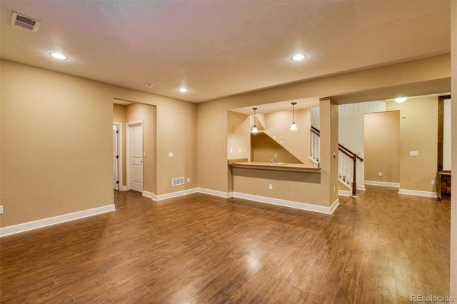 97 N Jackson Gap Way, Aurora, CO 80018