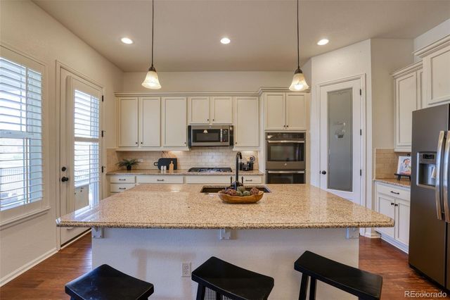 97 N Jackson Gap Way, Aurora, CO 80018