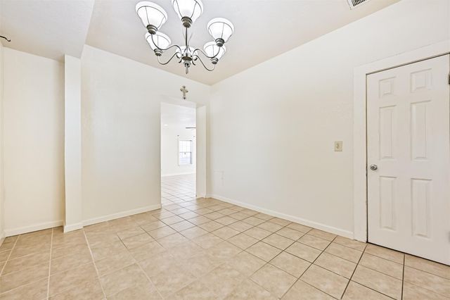 4928 Avenue P, Galveston, TX 77551