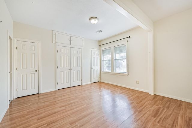 4928 Avenue P, Galveston, TX 77551