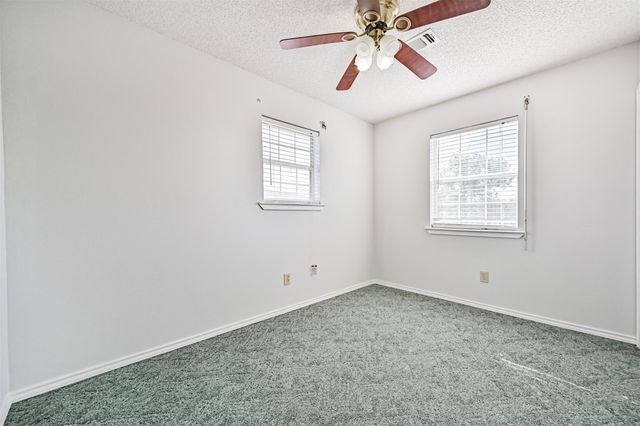 4928 Avenue P, Galveston, TX 77551