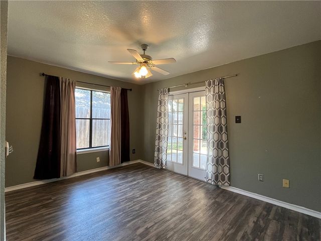7946 Grizzley Dr, Corpus Christi, TX 78414