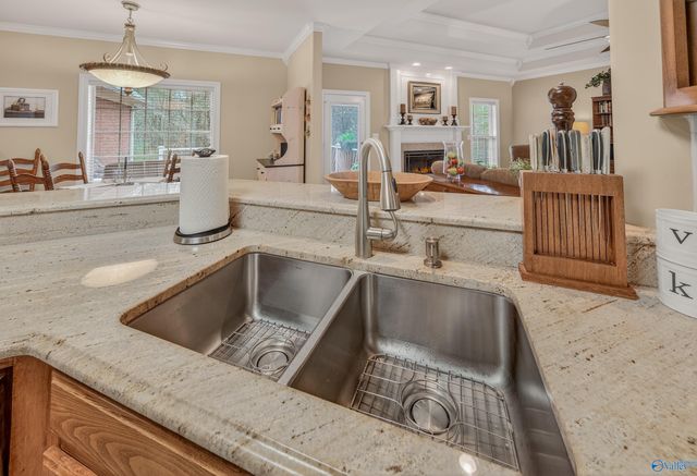 112 Southern Oaks Drive, Huntsville, AL 35811