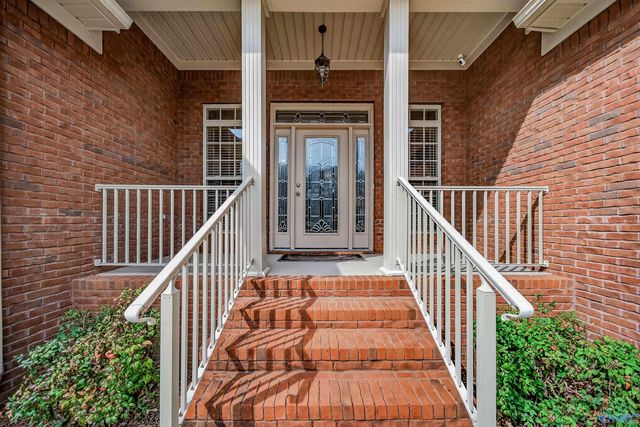 112 Southern Oaks Drive, Huntsville, AL 35811