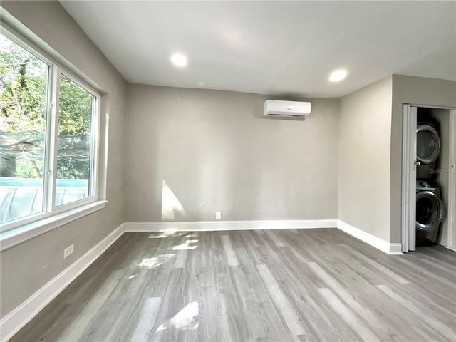 2102 E CARACAS STREET, Tampa, FL 33610