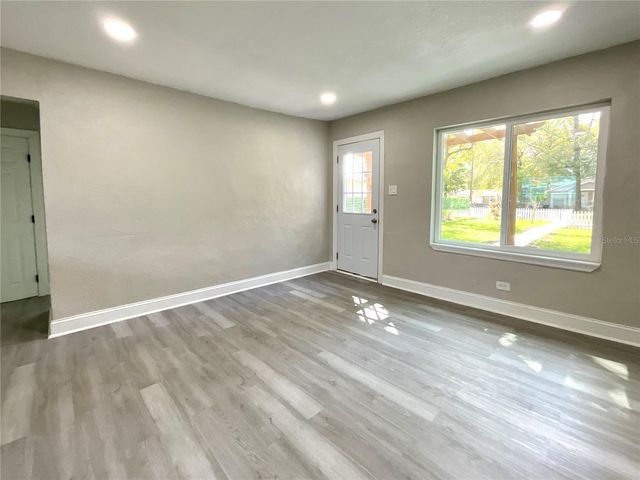 2102 E CARACAS STREET, Tampa, FL 33610