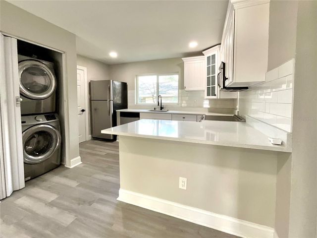 2102 E CARACAS STREET, Tampa, FL 33610