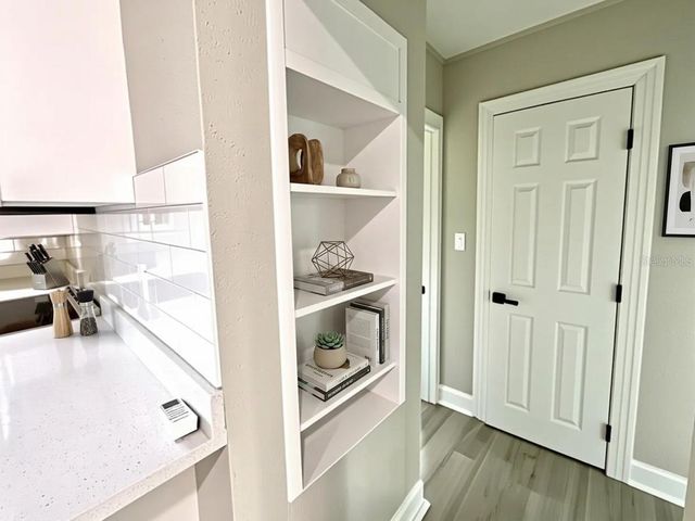 2102 E CARACAS STREET, Tampa, FL 33610