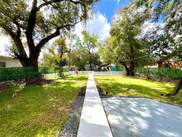 2102 E CARACAS STREET, Tampa, FL 33610