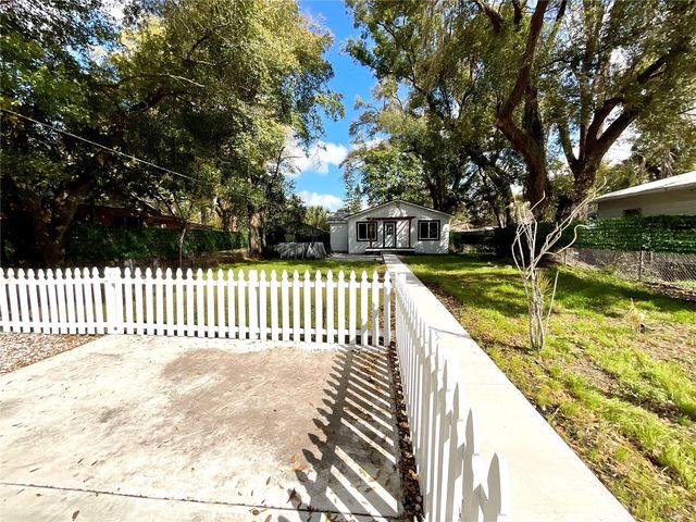 2102 E CARACAS STREET, Tampa, FL 33610