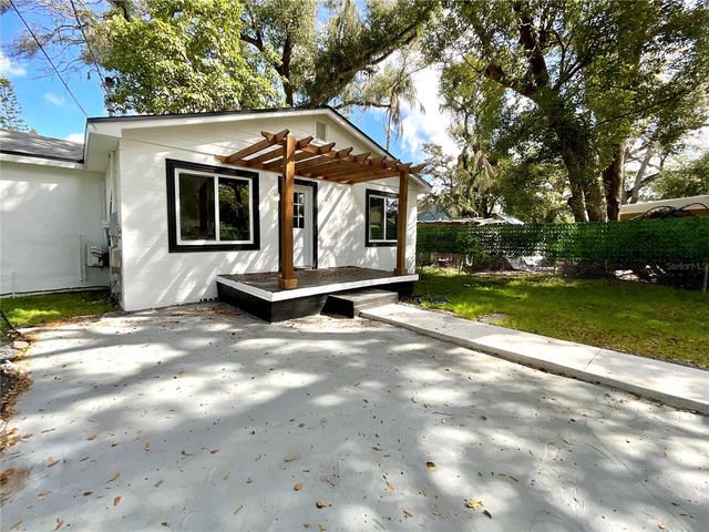 2102 E CARACAS STREET, Tampa, FL 33610