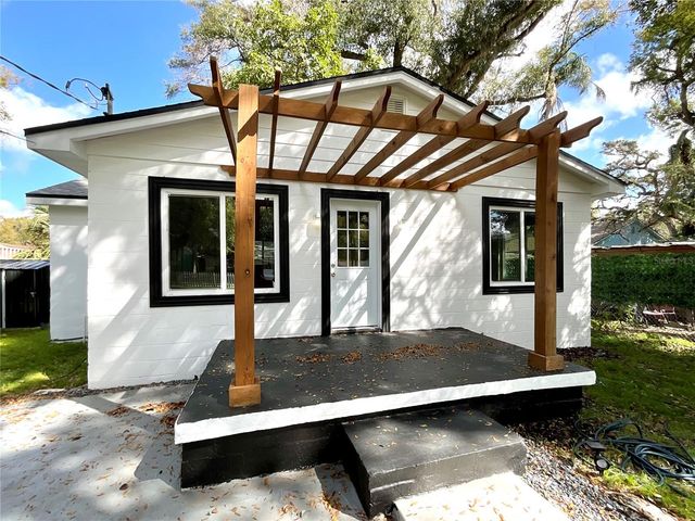 2102 E CARACAS STREET, Tampa, FL 33610