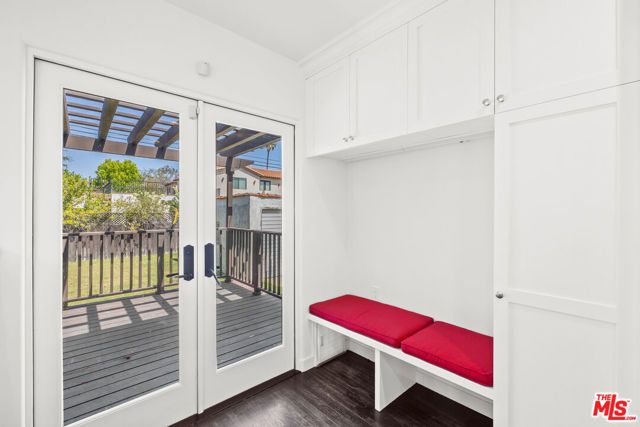 1542 S Canfield Avenue, Los Angeles, CA 90035
