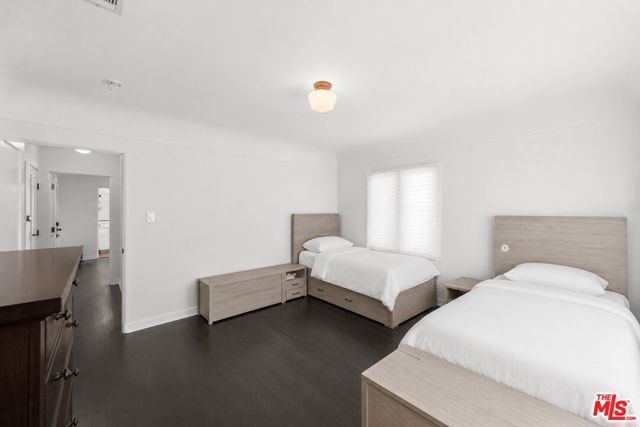 1542 S Canfield Avenue, Los Angeles, CA 90035