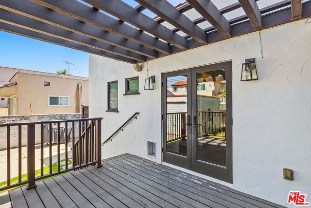 1542 S Canfield Avenue, Los Angeles, CA 90035